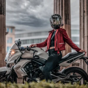 Chaquetas de protección para motociclistas con protecciones homologadas en ARMORCASCOS